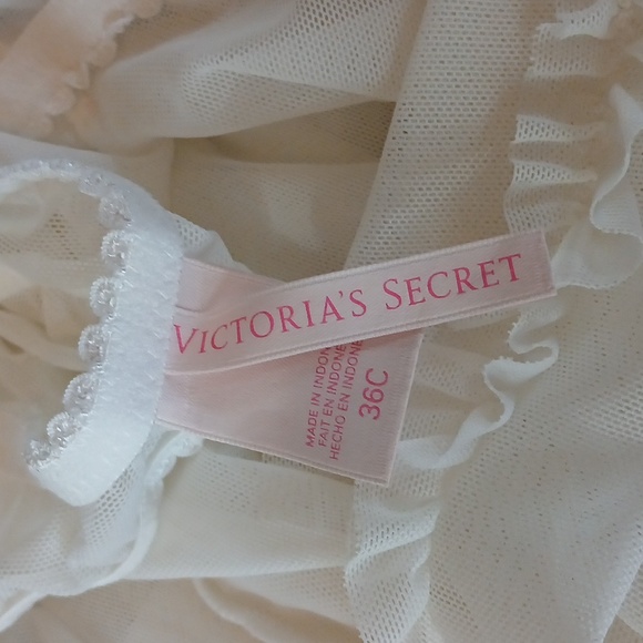 Victoria's Secret White Embellished Babydoll Nightie. Size 36C - Picture 16 of 17